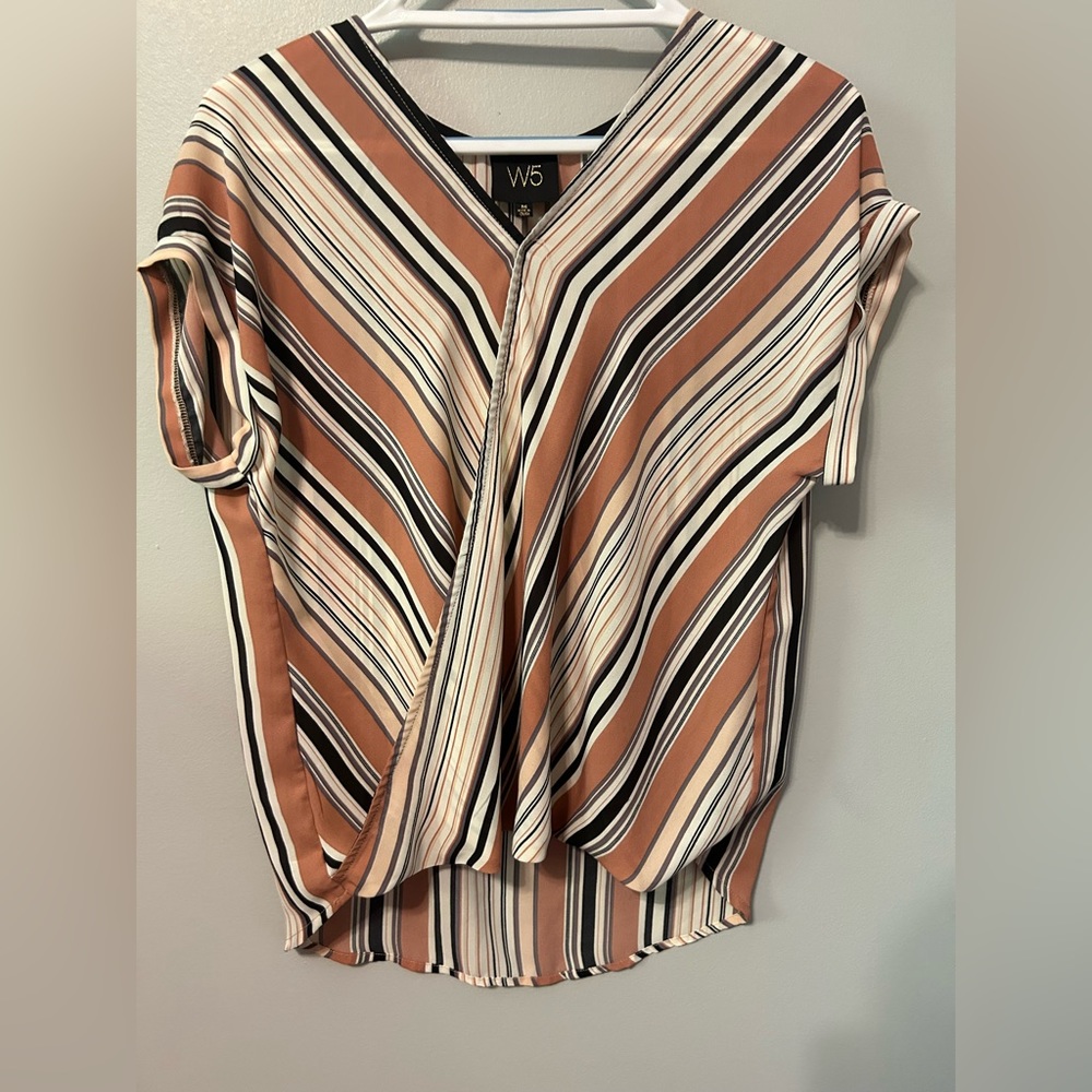 W5, size M, multicolored striped